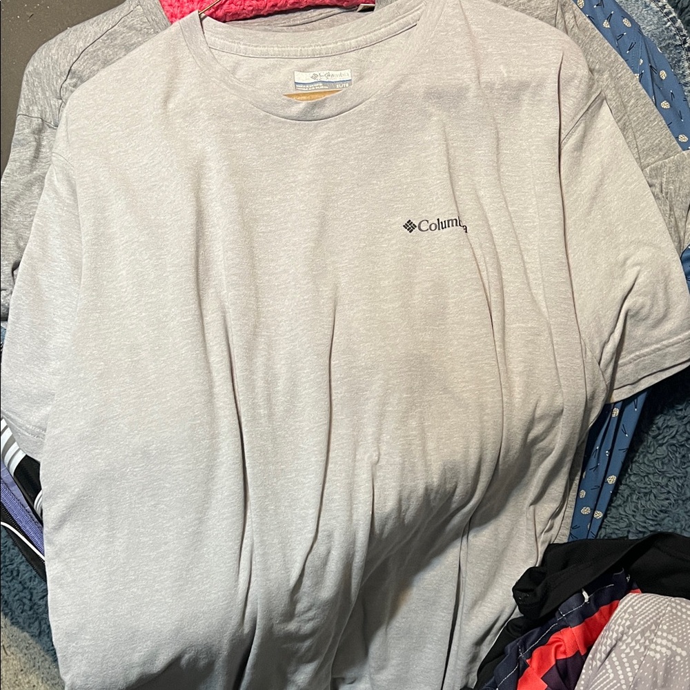 Columbia Men's Light Gray Short Sleeve Tee